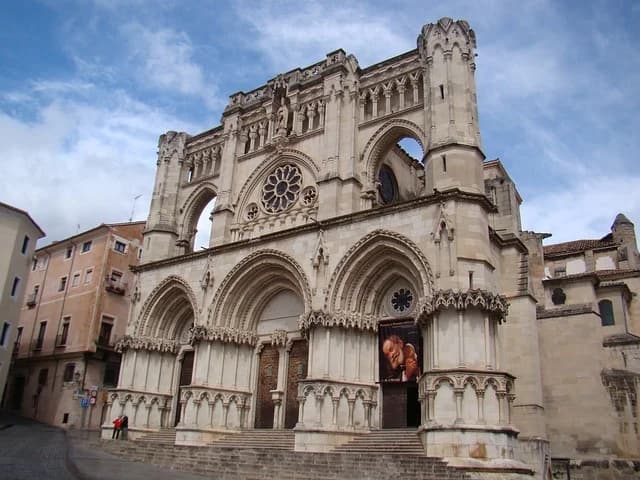 Fachada de la Catedral de Santa María y San Julián de Cuenca
